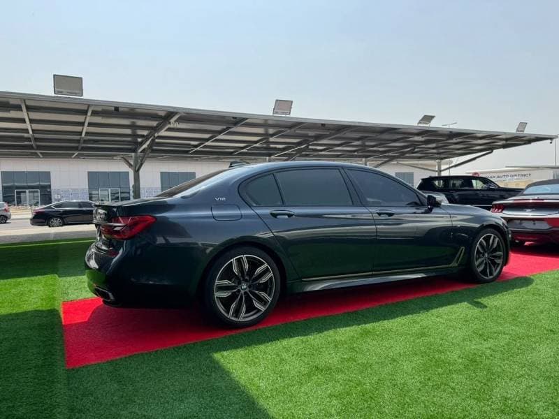 2018 BMW M760Li STANDARD thumbnail 7