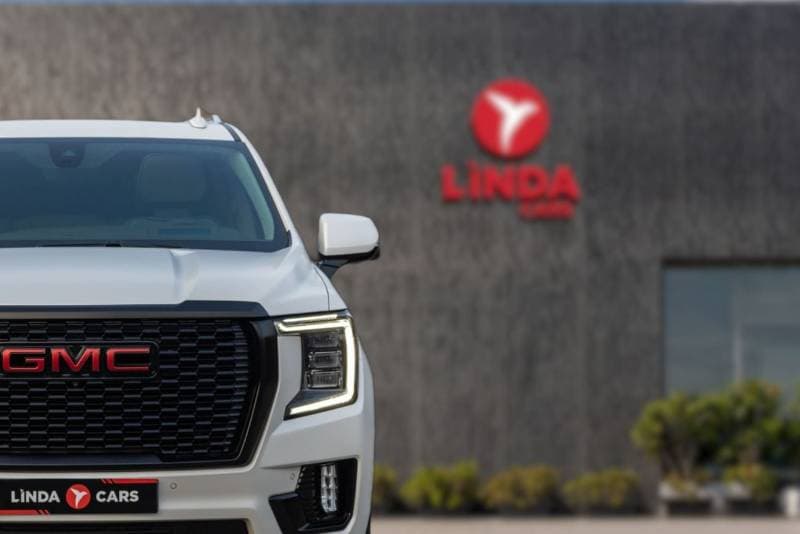 2022 GMC Yukon DENALI thumbnail 3