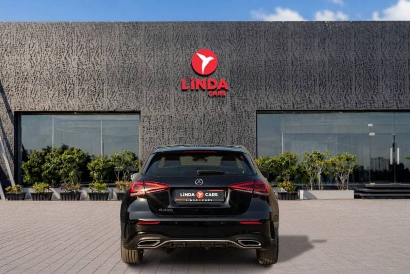2018 Mercedes Benz A250 A250 thumbnail 4