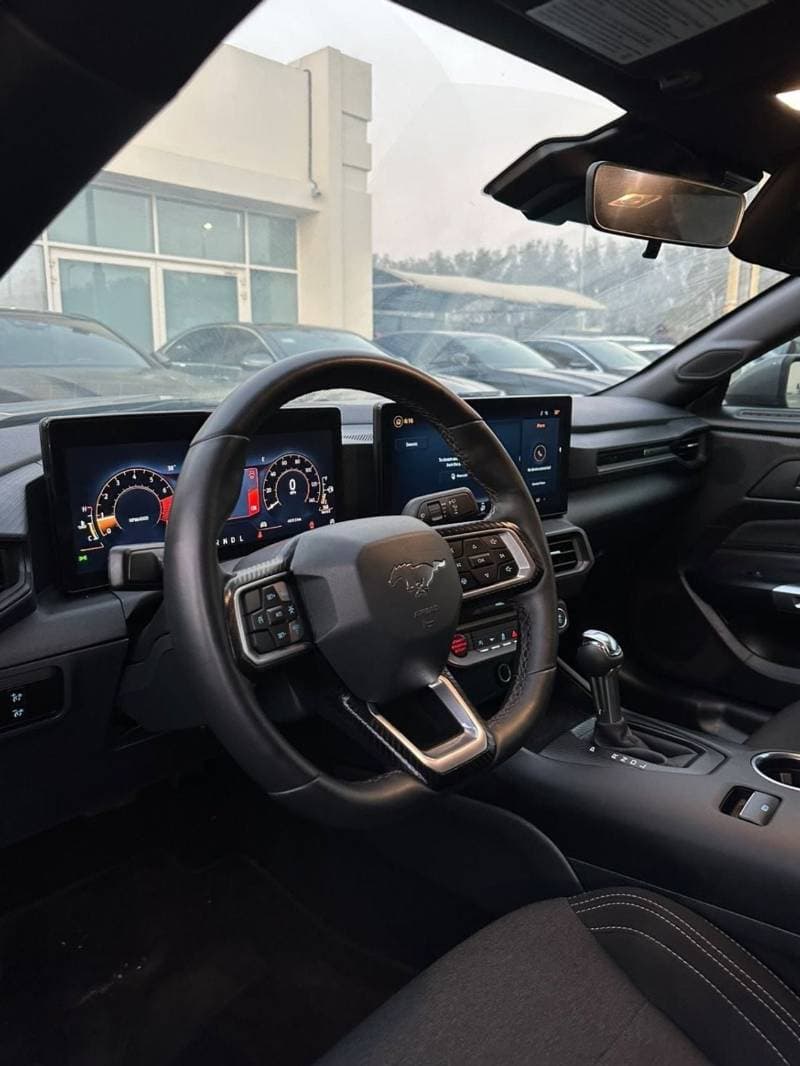 2025 Ford Mustang STANDARD thumbnail 7