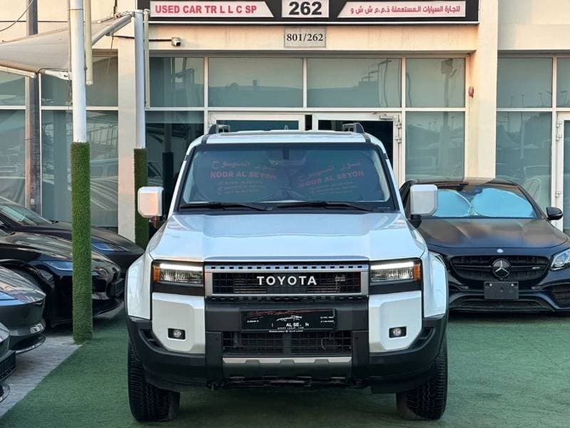 2025 Toyota Land Cruiser VXR thumbnail 2