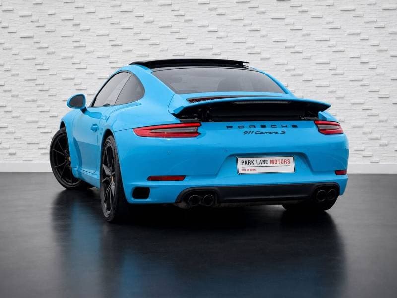 2017 Porsche 911 CARRERA thumbnail 3
