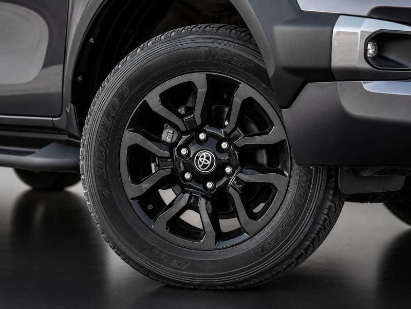 2023 Toyota Hilux ADVENTURE thumbnail 5