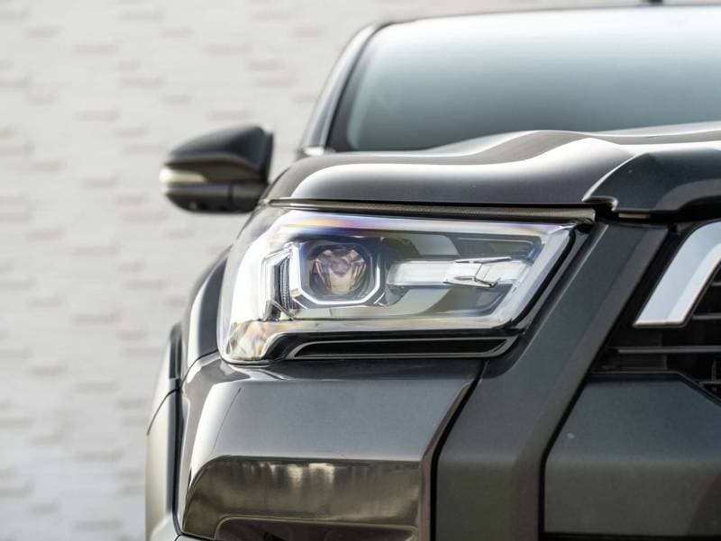 2023 Toyota Hilux ADVENTURE thumbnail 7