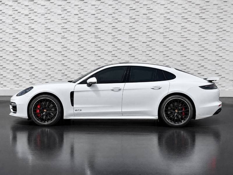 2022 Porsche Panamera GTS thumbnail 6