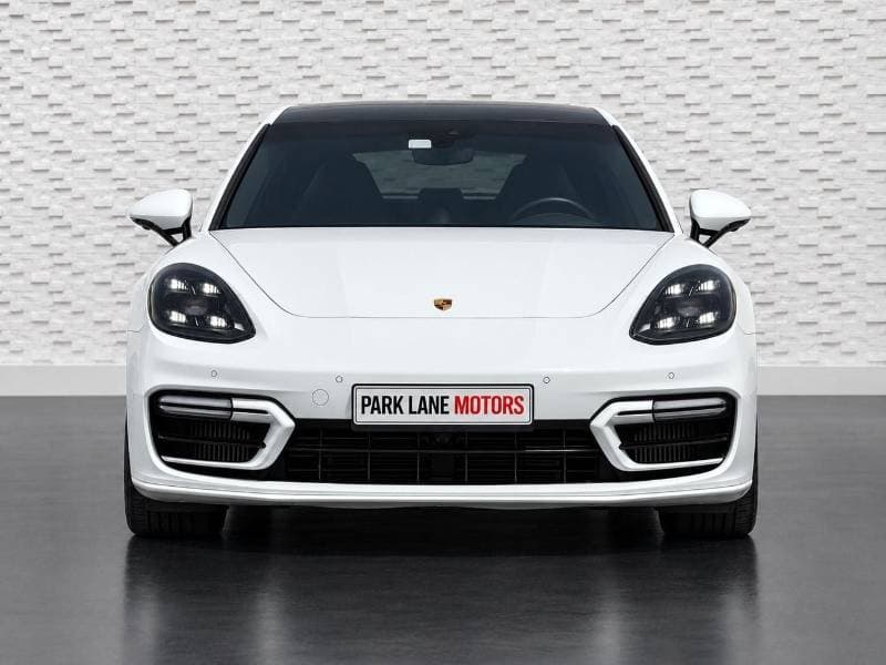 2022 Porsche Panamera GTS thumbnail 2