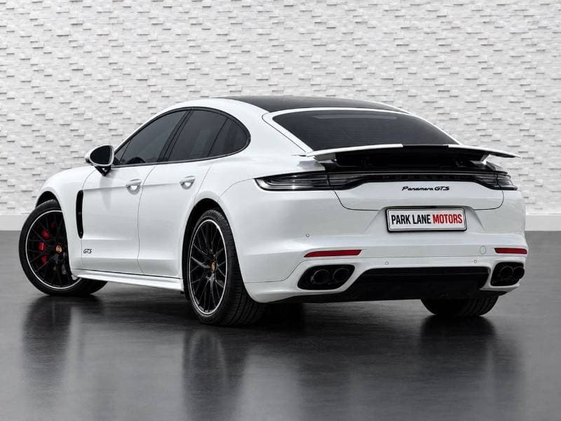 2022 Porsche Panamera GTS thumbnail 3