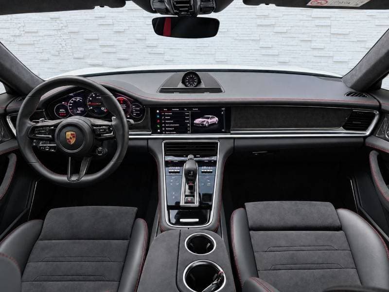 2022 Porsche Panamera GTS thumbnail 7