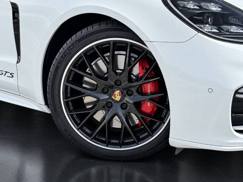 2022 Porsche Panamera GTS thumbnail 5
