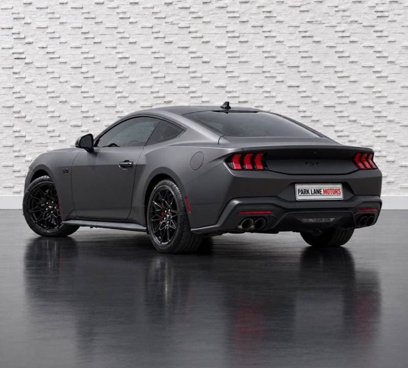 2024 Ford Mustang GT thumbnail 3