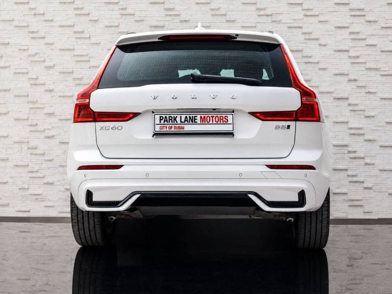 2024 Volvo XC60 ULTIMATE DARK thumbnail 4