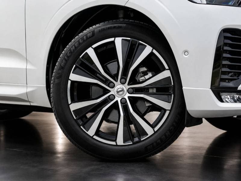 2024 Volvo XC60 ULTIMATE DARK thumbnail 5