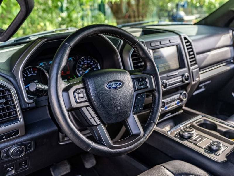 2019 Ford Expedition XLT thumbnail 6