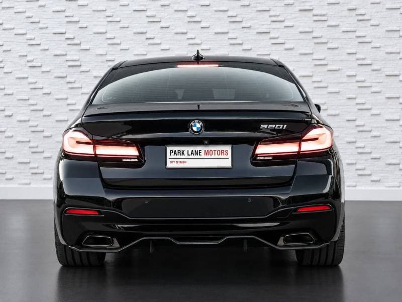 2022 BMW 520i M SPORT thumbnail 4