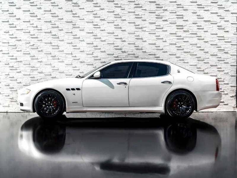 2011 Maserati Quattroporte base thumbnail 4