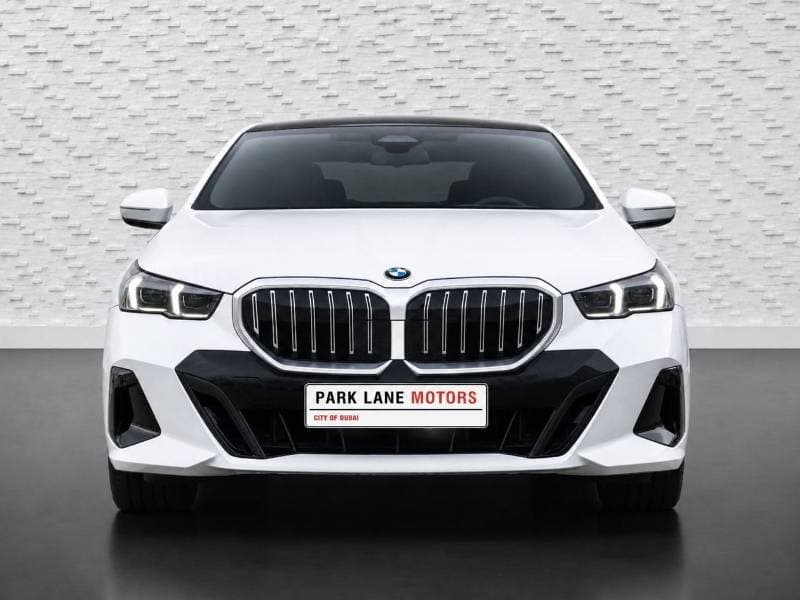2024 BMW 520i M SPORT thumbnail 2