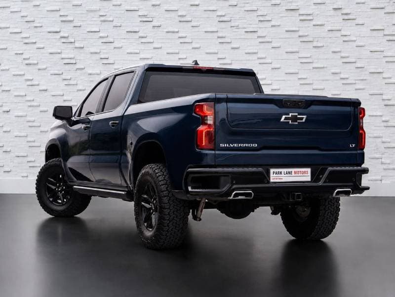 2023 Chevrolet Silverado 5.3 V8 Trail Boss thumbnail 3