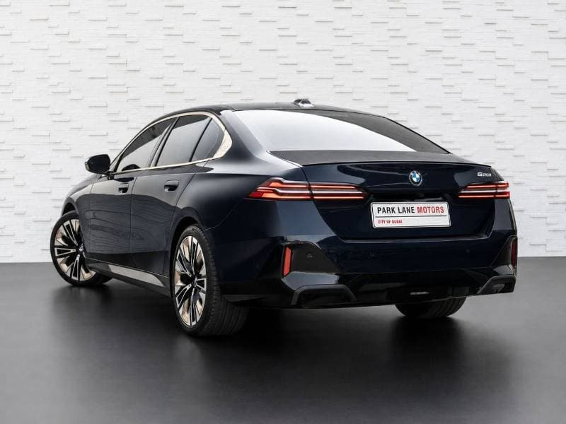 2024 BMW 520i M SPORT thumbnail 3