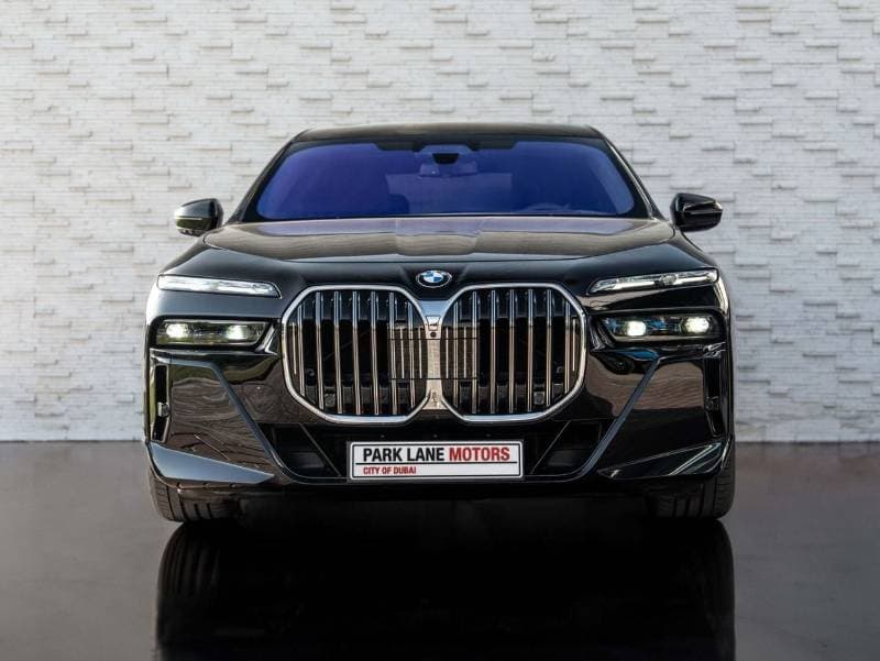2023 BMW 760i xDRIVE M SPORT thumbnail 2