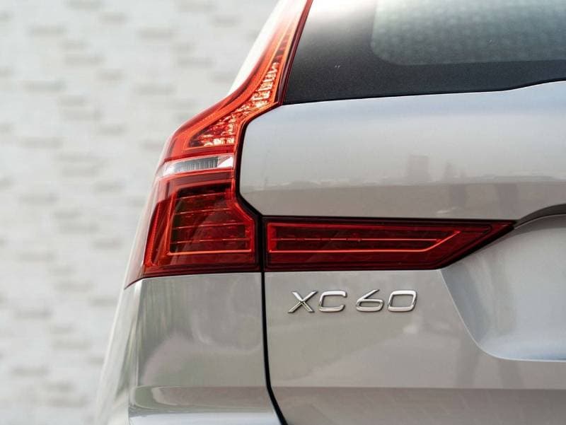 2024 Volvo XC60 ULTIMATE DARK thumbnail 8
