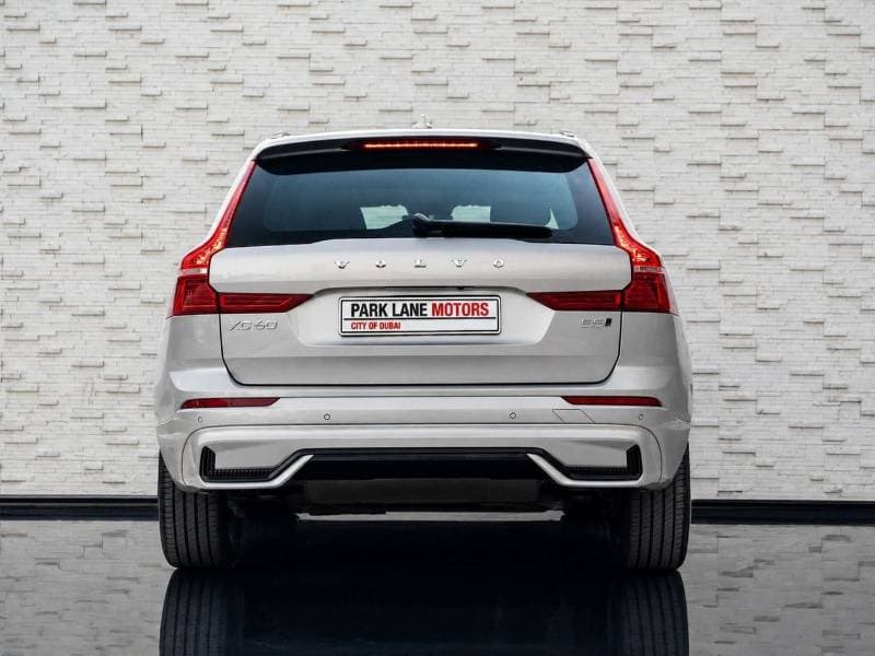 2024 Volvo XC60 ULTIMATE DARK thumbnail 4