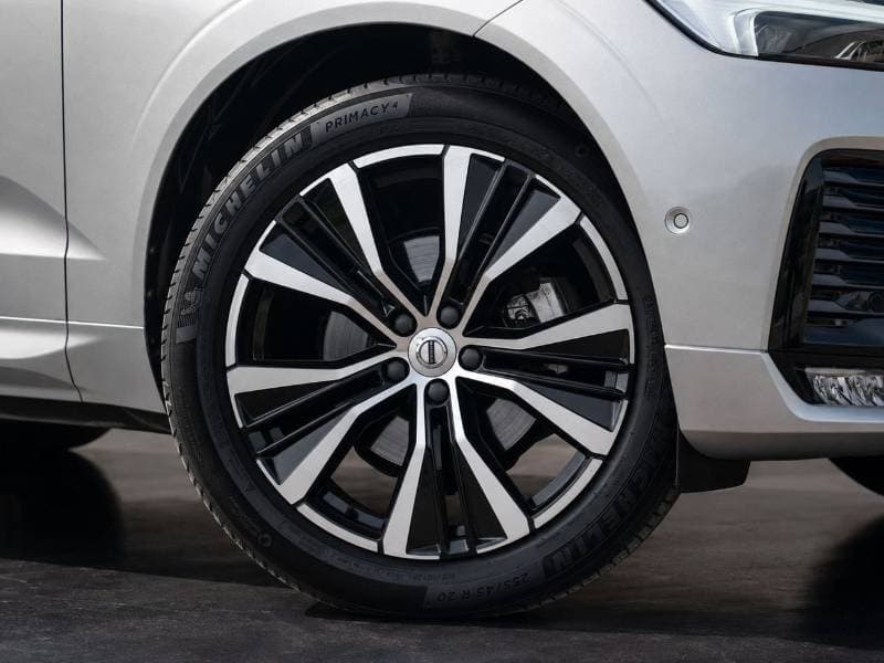 2024 Volvo XC60 ULTIMATE DARK thumbnail 5