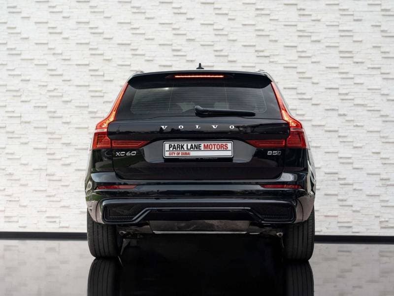 2024 Volvo XC60 ULTIMATE DARK thumbnail 4