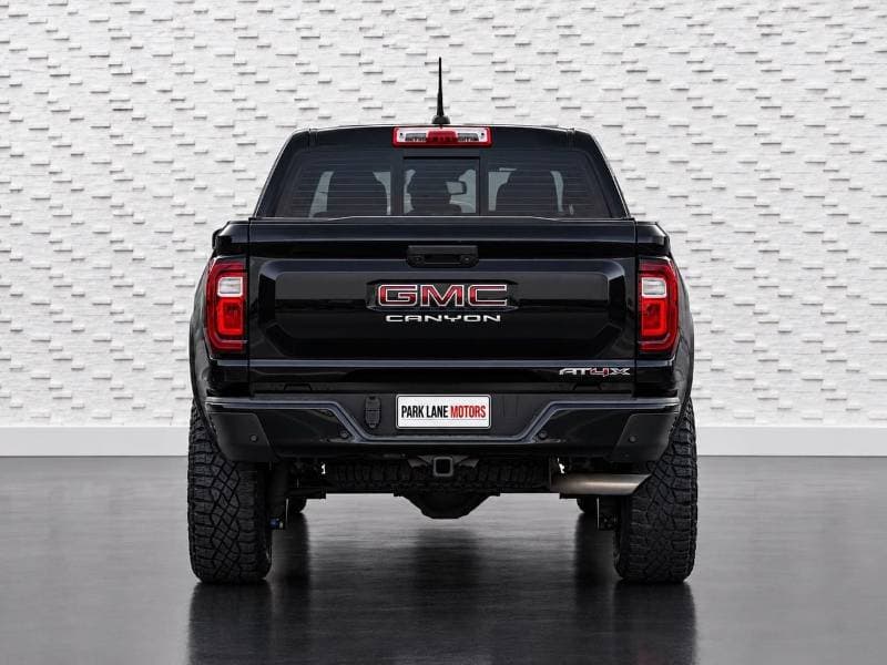 2024 GMC Canyon AT4X thumbnail 4