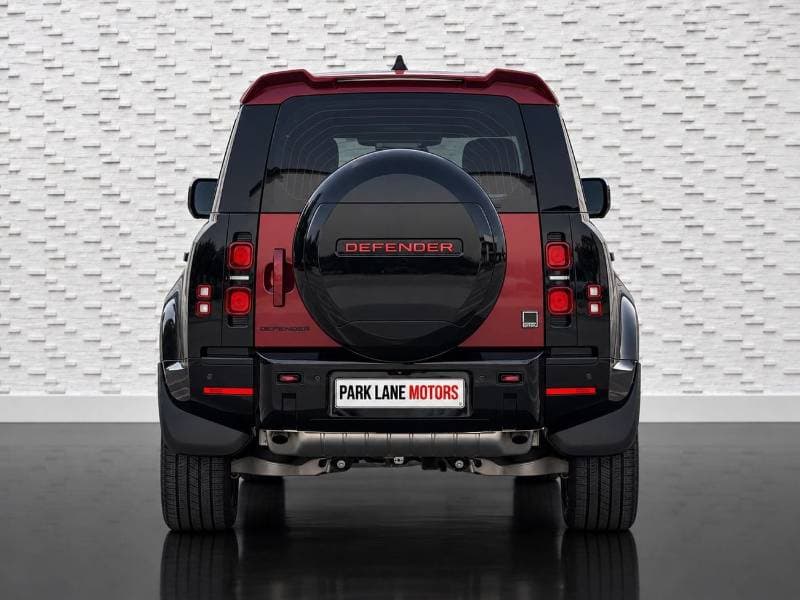 2025 Land Rover Defender thumbnail 4
