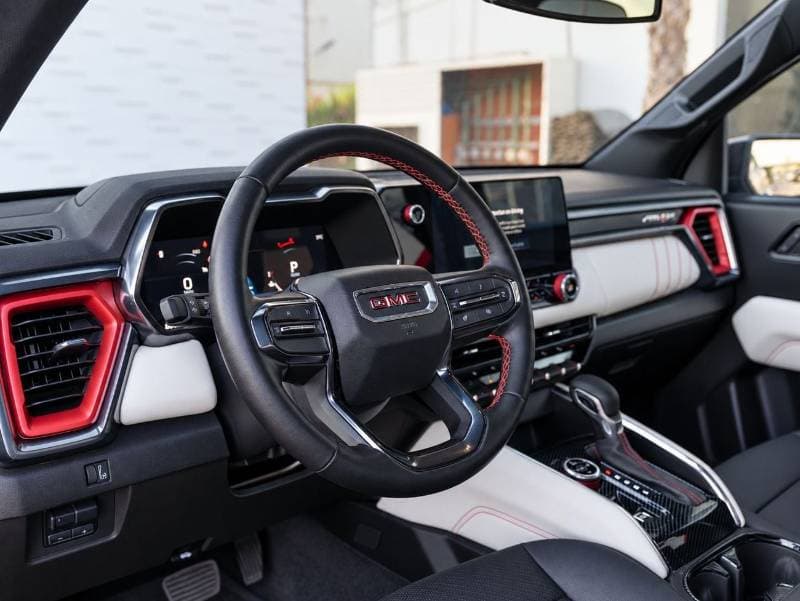 2024 GMC Canyon AT4X thumbnail 8