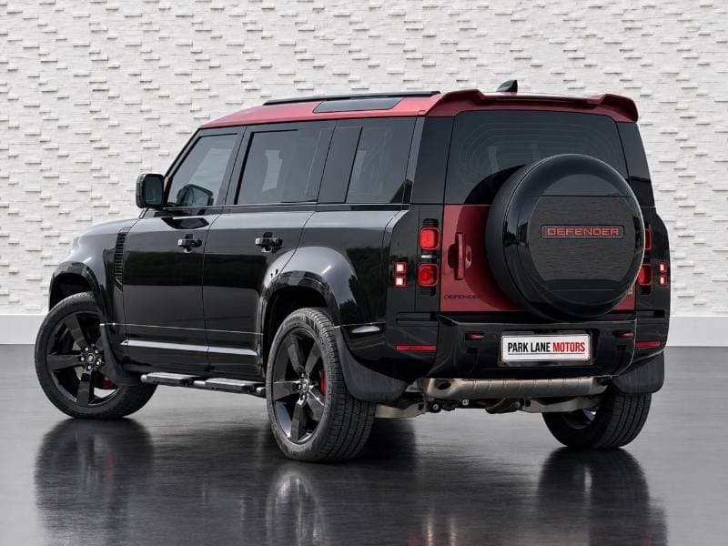 2025 Land Rover Defender thumbnail 3