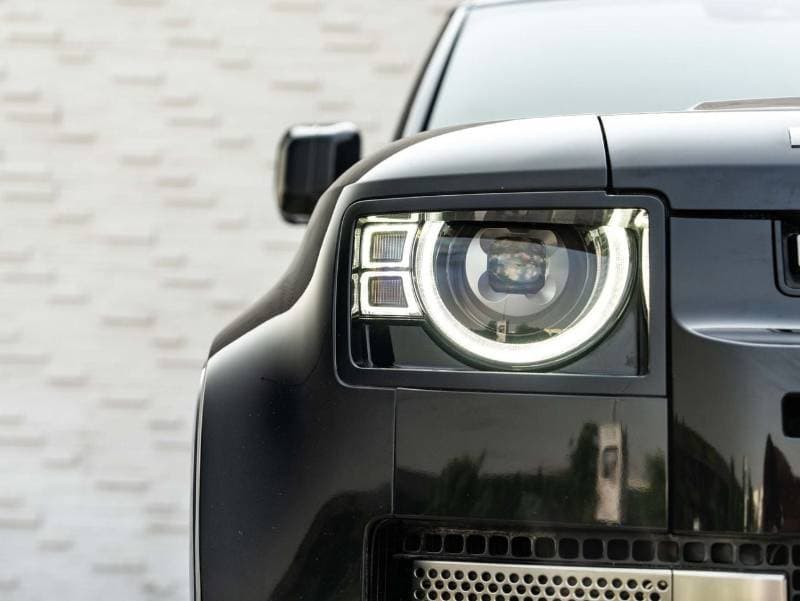 2021 Land Rover Defender P400 thumbnail 5