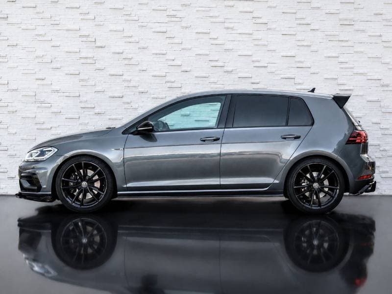 2019 Volkswagen Golf R SPORT thumbnail 5
