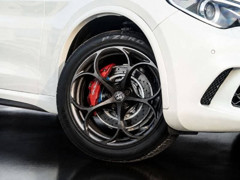 2020 Alfa Romeo Stelvio Quadrifoglio thumbnail 5