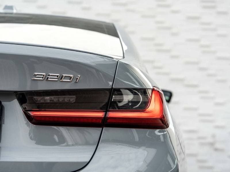 2024 BMW 320i SHADOW PACKAGE thumbnail 8