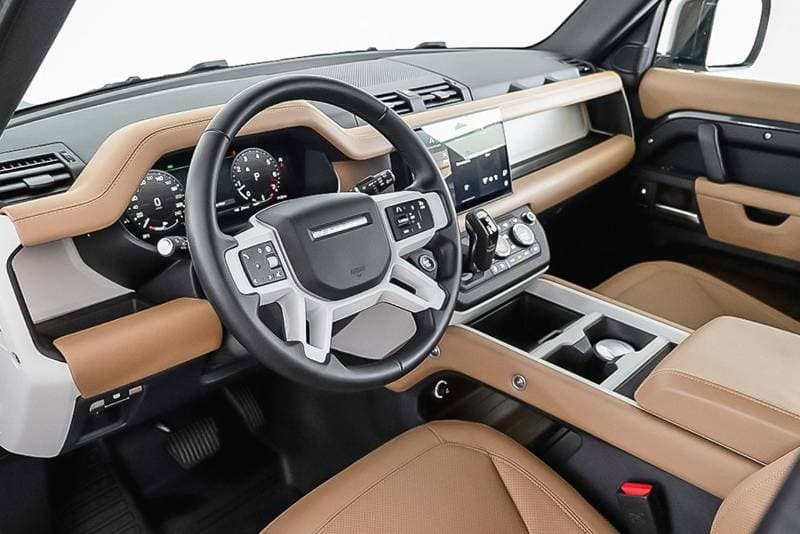 2025 Land Rover Defender 110 X DYNAMIC SE P300 thumbnail 7