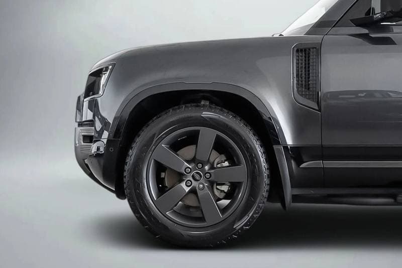 2025 Land Rover Defender 110 X DYNAMIC SE P300 thumbnail 6