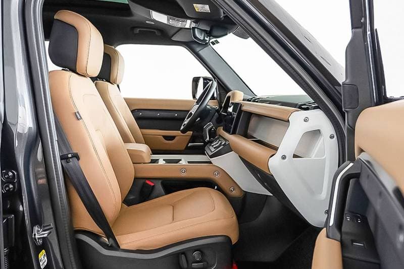2025 Land Rover Defender 110 X DYNAMIC SE P300 thumbnail 8