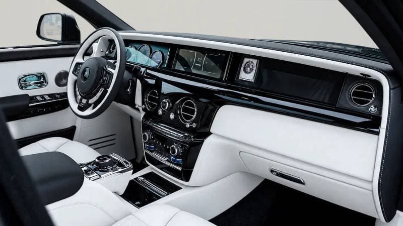 2027 Rolls Royce Phantom thumbnail 6