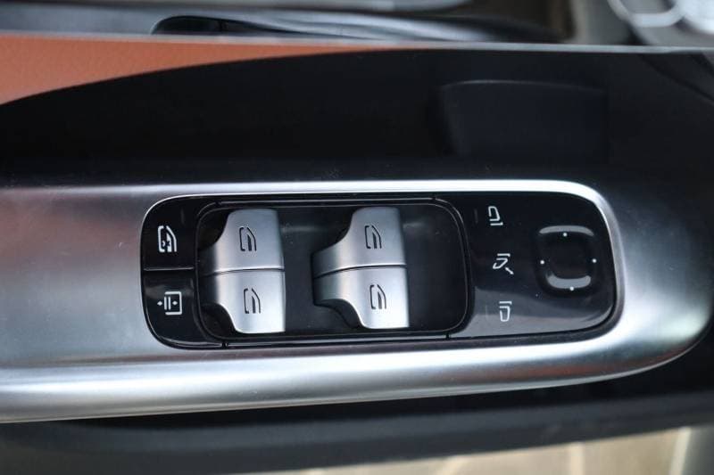 2023 Mercedes Benz C200 PREMIUM thumbnail 5