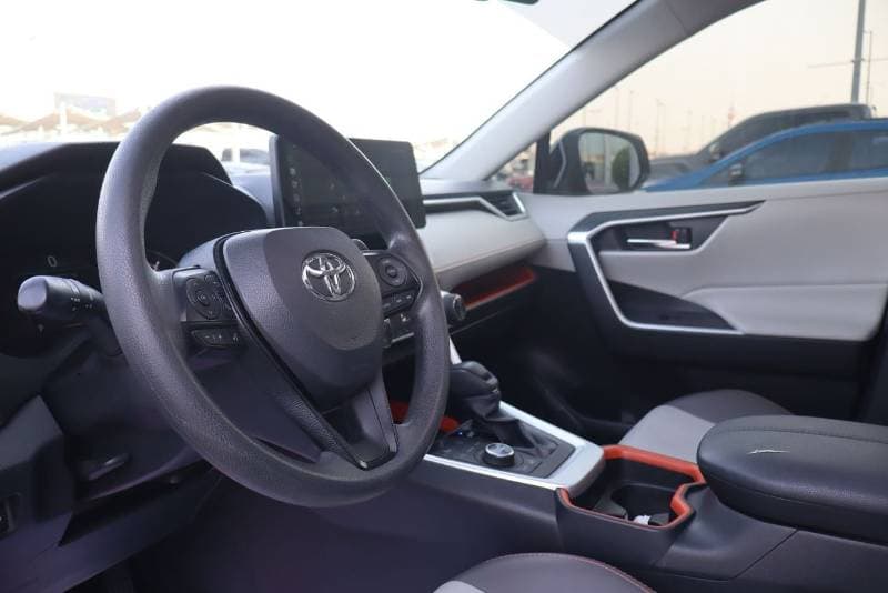 2019 Toyota RAV4 ADVENTURE thumbnail 4