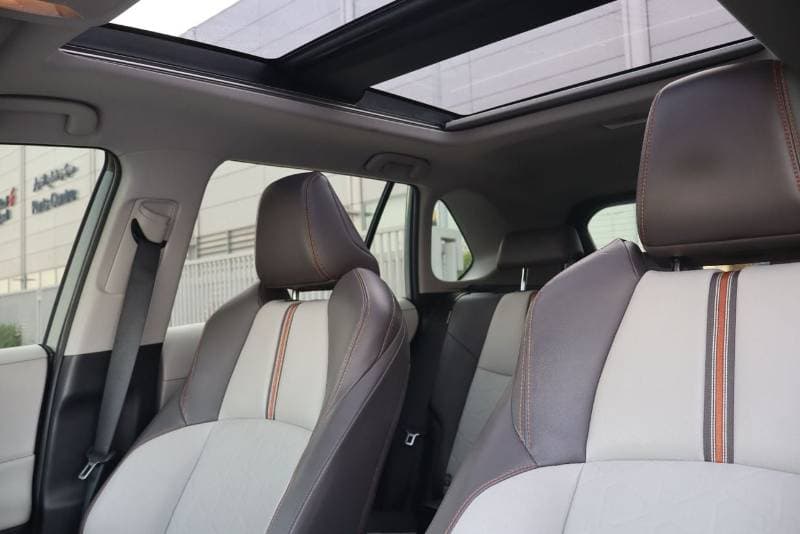 2019 Toyota RAV4 ADVENTURE thumbnail 6
