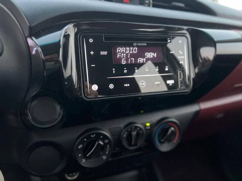 2021 Toyota Hilux GLS thumbnail 7