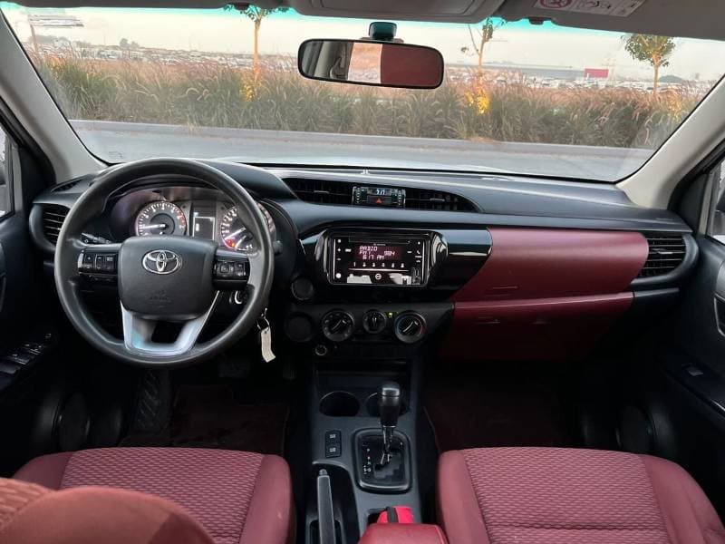 2021 Toyota Hilux GLS thumbnail 4