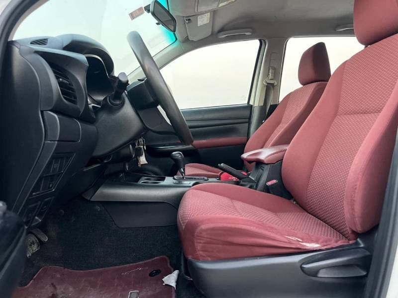 2021 Toyota Hilux GLS thumbnail 8