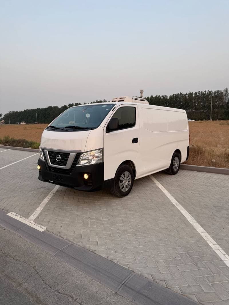 2021 Nissan Urvan STANDARD thumbnail 2