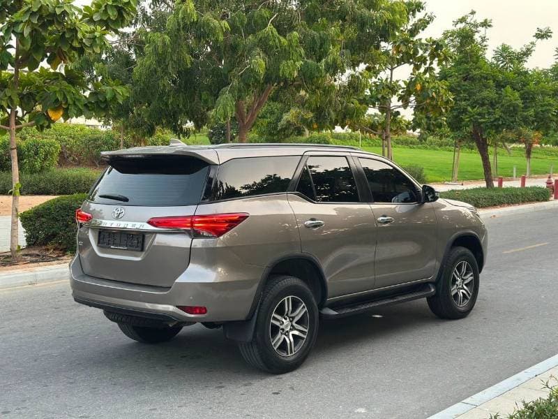2024 Toyota Fortuner GXR thumbnail 4
