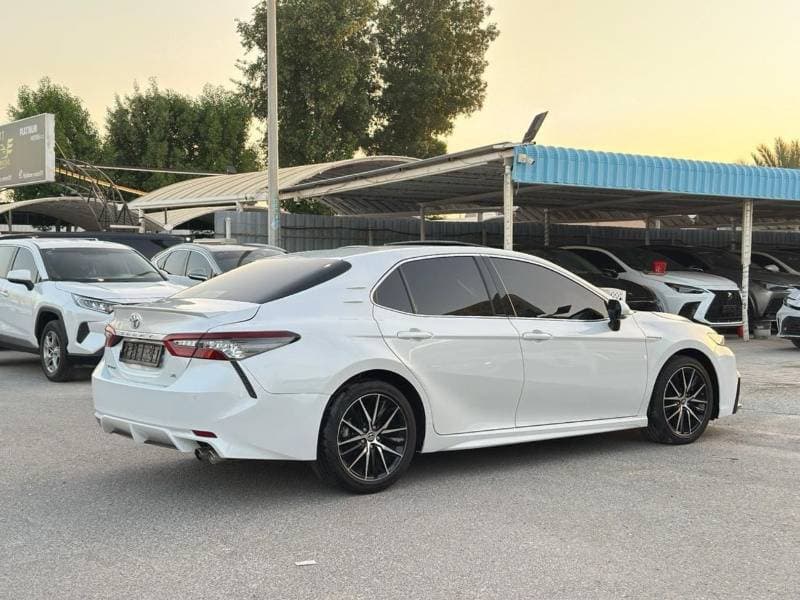2024 Toyota Camry SPORT thumbnail 6