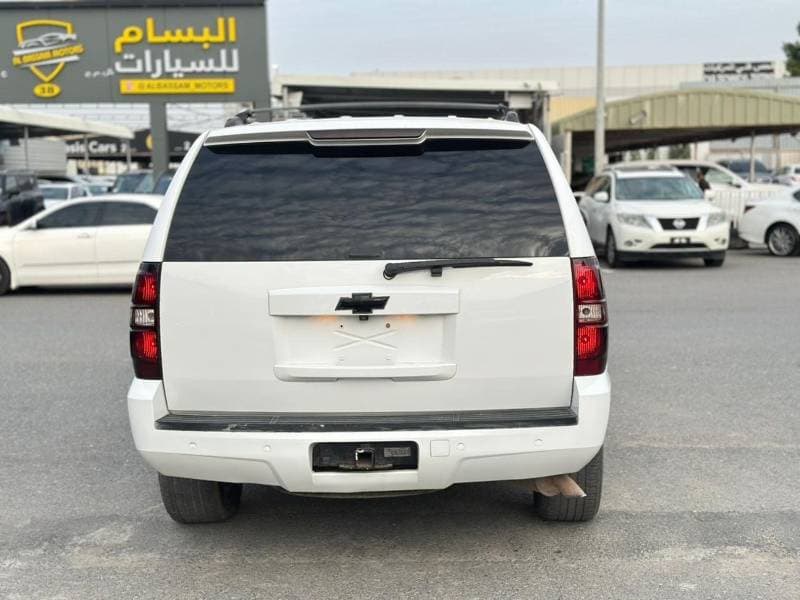 2013 Chevrolet Tahoe LTZ thumbnail 4