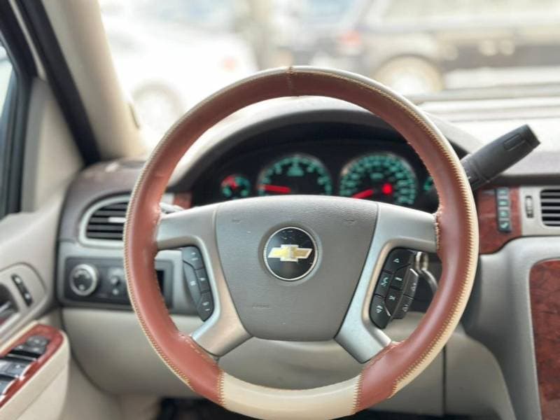2013 Chevrolet Tahoe LTZ thumbnail 6